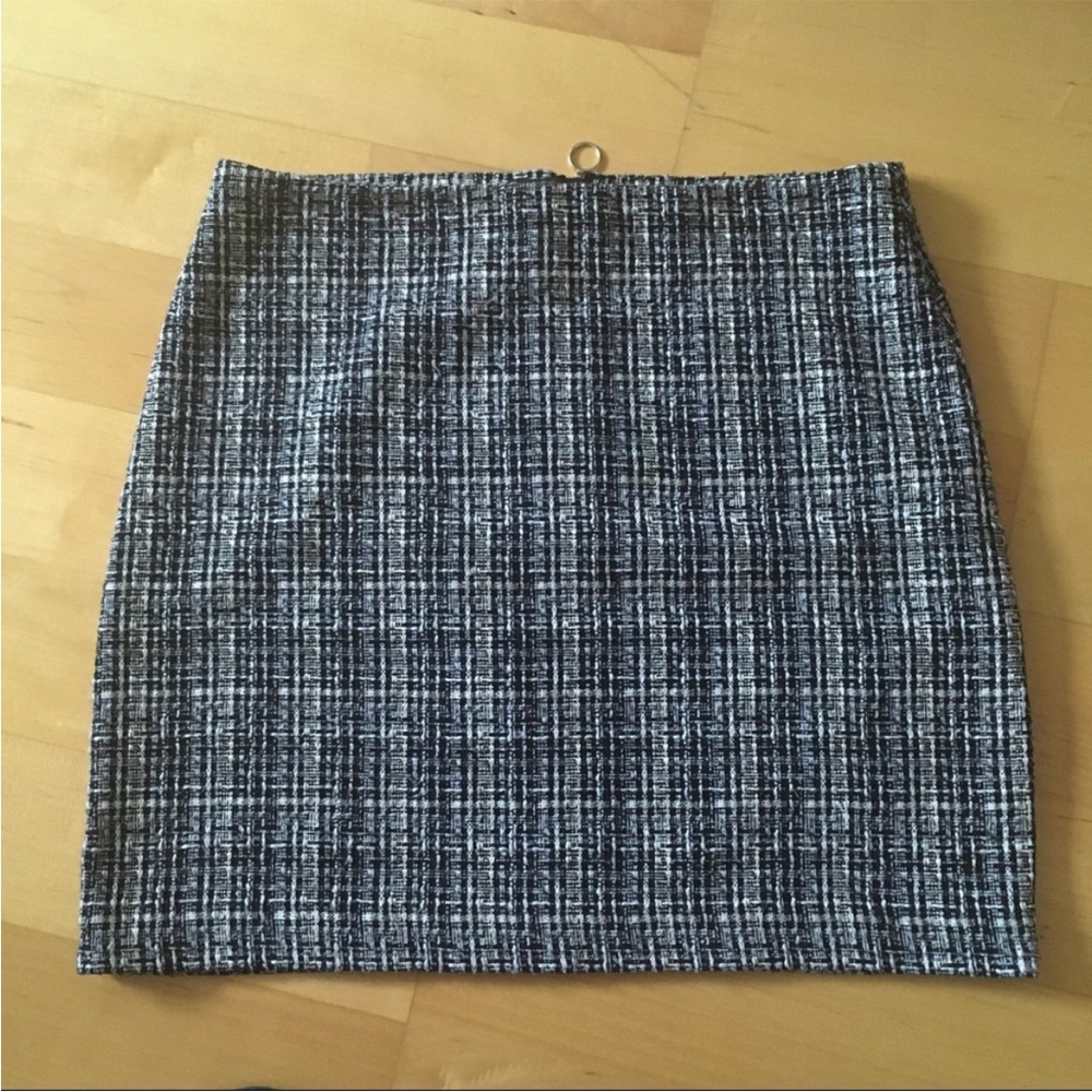 Suzy Shier Pencil Skirt✏️🩶